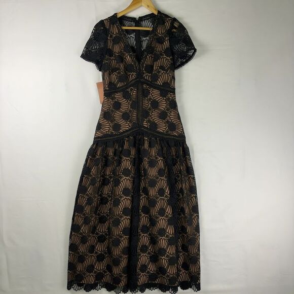 Monique Lhuillier Dresses & Skirts - Monique Lhuillier Midi Dress